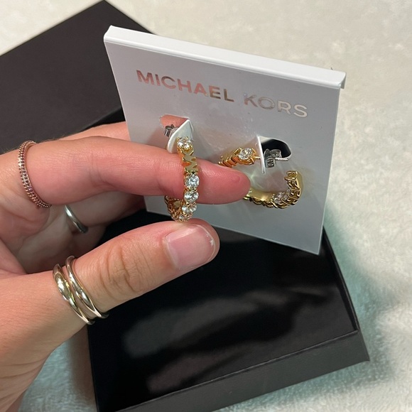 NEW Michael Kors Hoop Earrings. Gold tone. Crystals. Box included - Picture 3 of 13